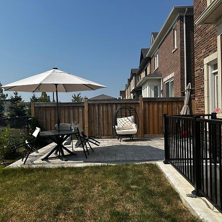 Luxury Basement Apartment In Oakville Exterior foto