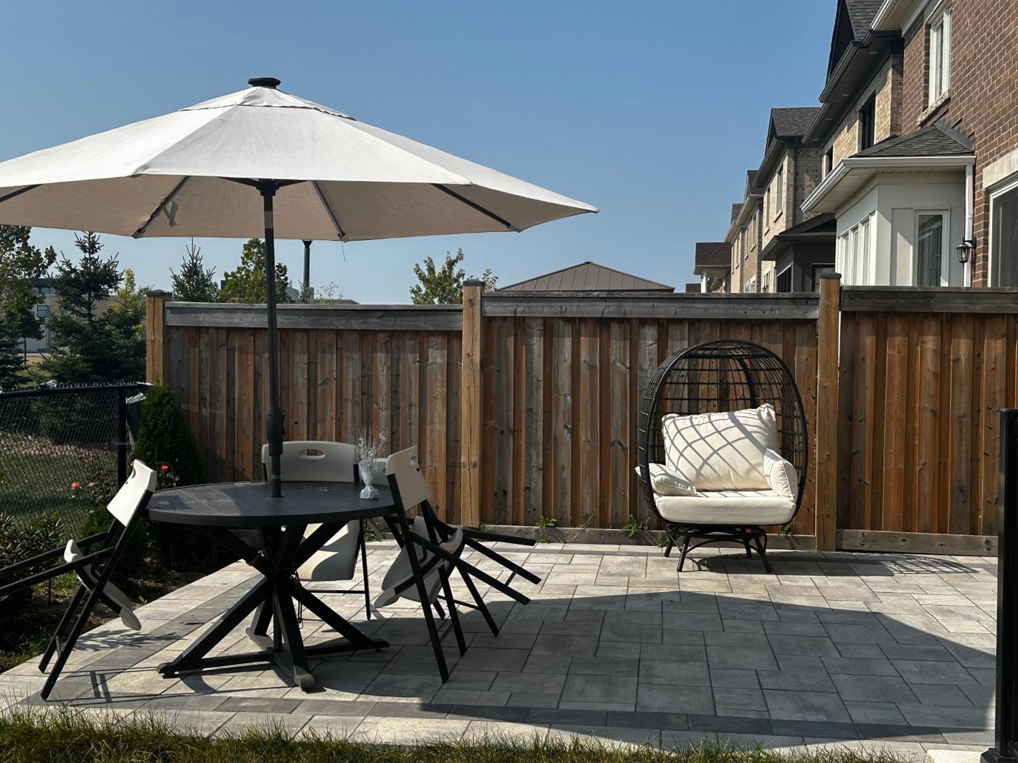 Luxury Basement Apartment In Oakville Exterior foto